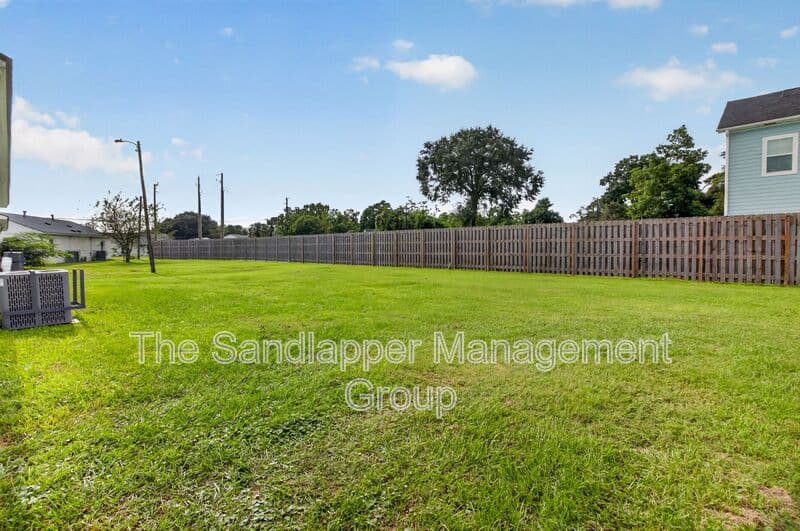 North Charleston Townhome: 3107 AZALEA DR