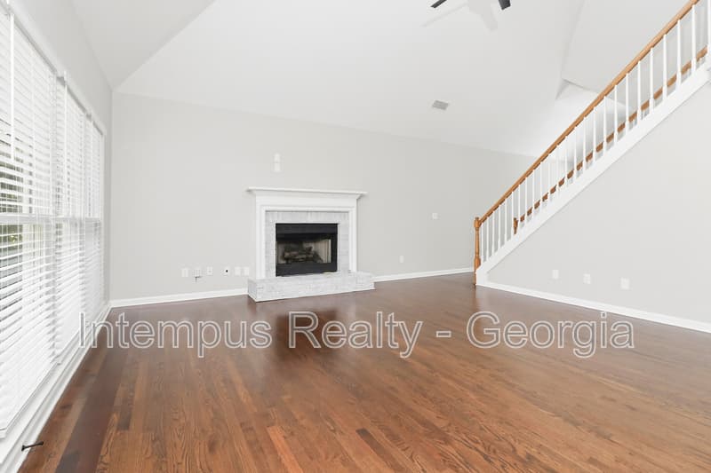 Woodstock House: 4241 Moccasin Trl