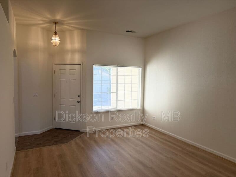 Verdi House: 155 Sagebrook Drive