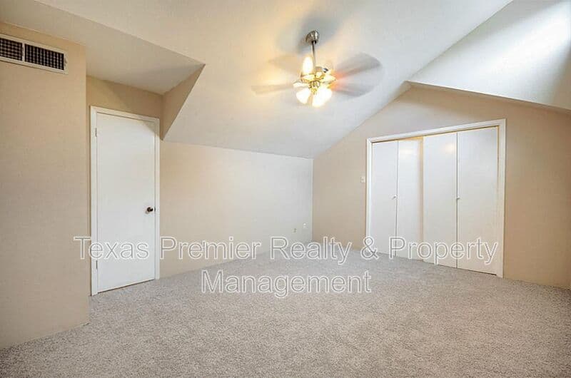 Houston Condo: 10811 Richmond Ave