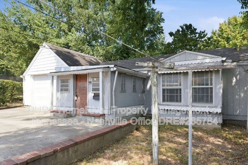 Nashville House: 234 Antioch Pike