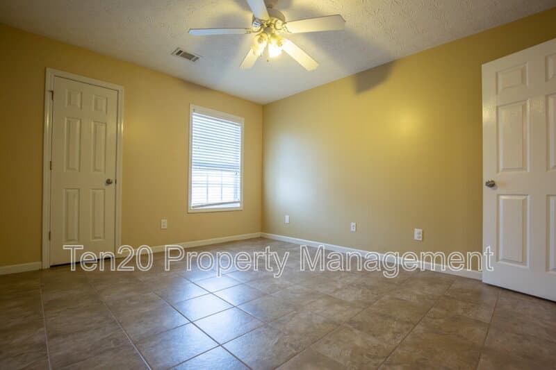 Phenix City House: 25 Kalin Street