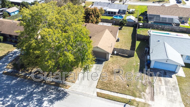 Winter Haven House: 1611 High Point Court Southwest