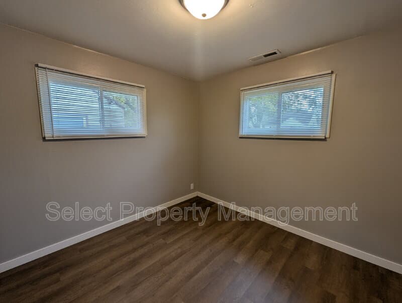 Fort Wayne House: 1302 Ferguson Avenue