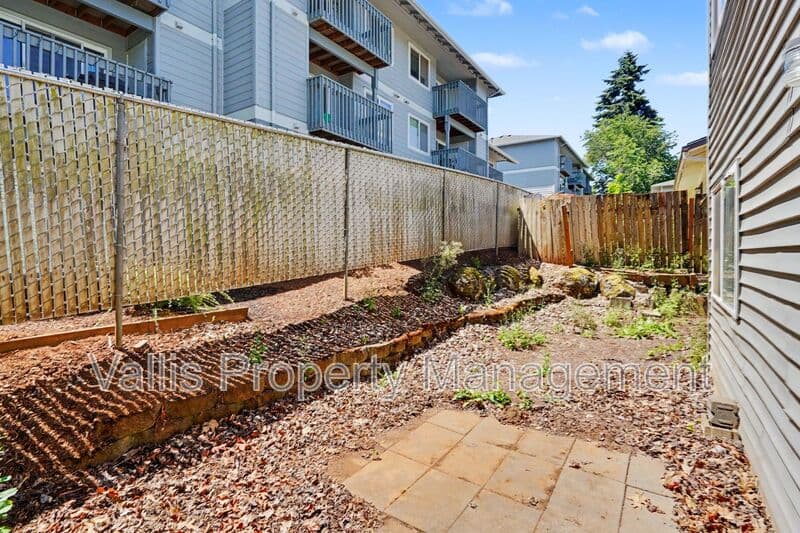 Salem Condo: 5262 Springcrest Drive