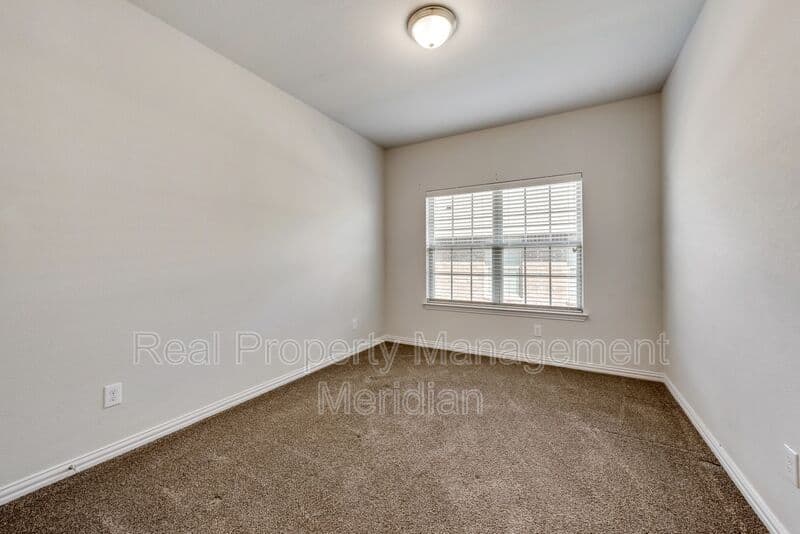 Fort Worth House: 6308 Maritime St
