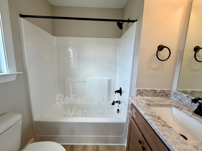 Pine Level Townhome: 428 W Main St