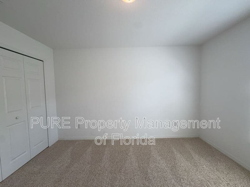 Ocala House: 15939 SW 14th Avenue Rd