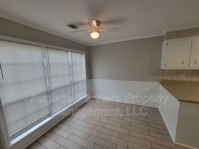 Augusta House: 2910 Pointewest Dr