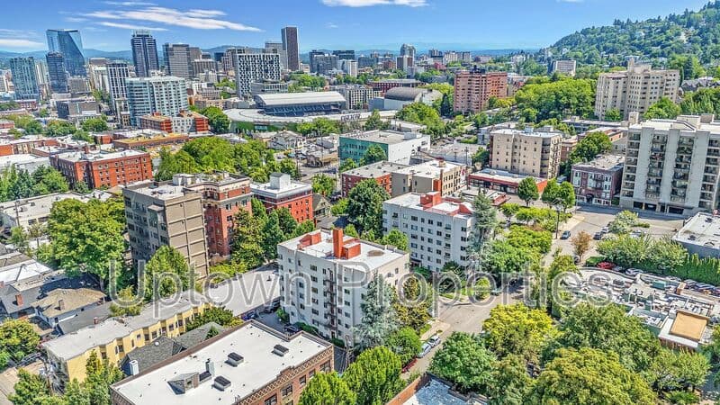 Portland House: 2174 NW Davis St