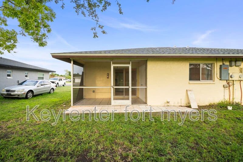 Cape Coral House: 4406 Santa Barbara Blvd