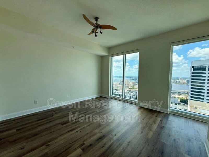 Jacksonville House: 1431 Riverplace Boulevard