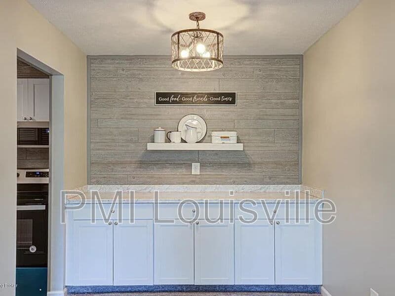 Louisville Condo: 1962 Goldsmith Ln