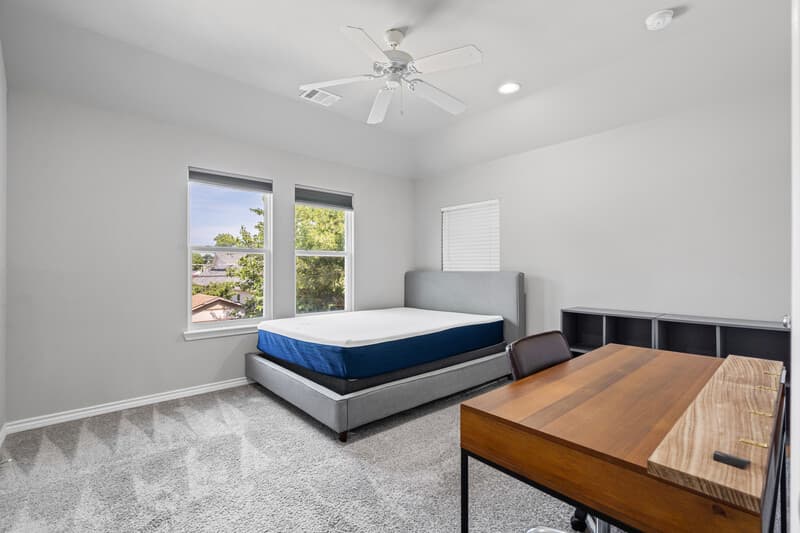 Fort Worth House: 2641 Frazier Avenue