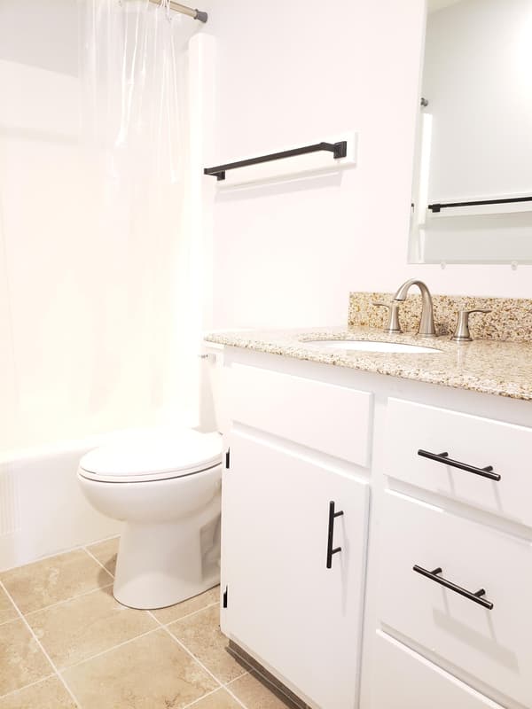 Pella Condo: 1010 Washington Street - 205