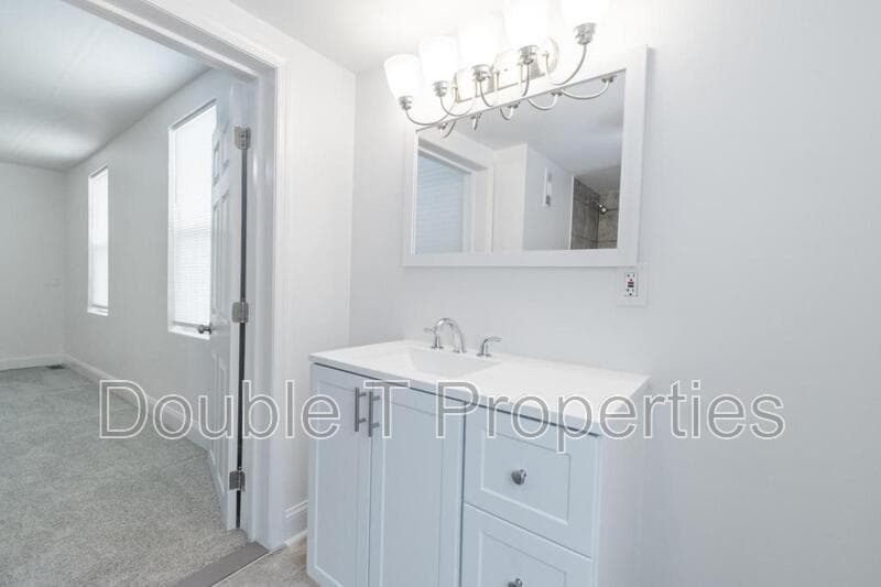 Baltimore Townhome: 737 N Chester St
