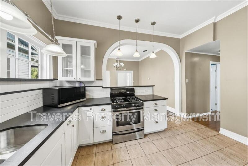 Fort Worth House: 1816 Washington Ave