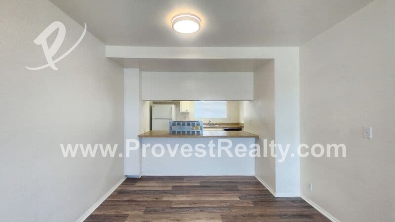 Apple Valley House: 17979 Quantico Rd