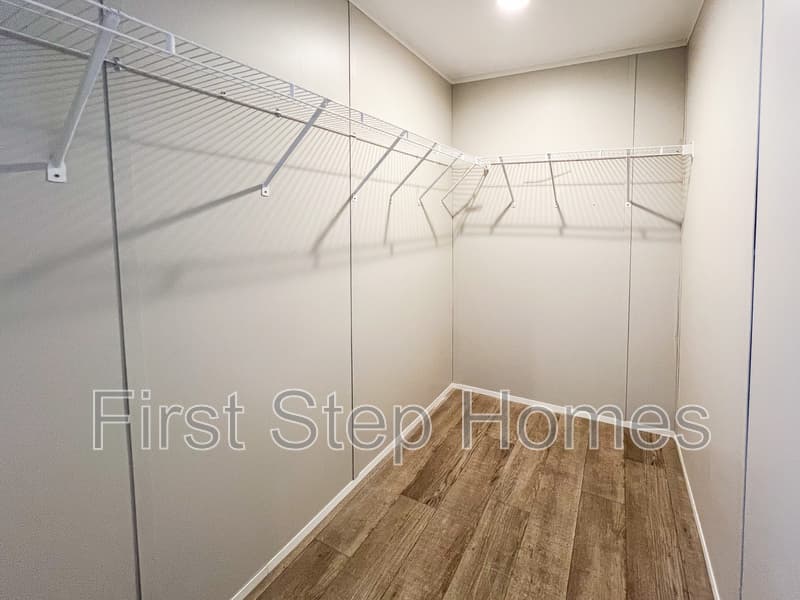 Tyler House: 1021 Conchas St