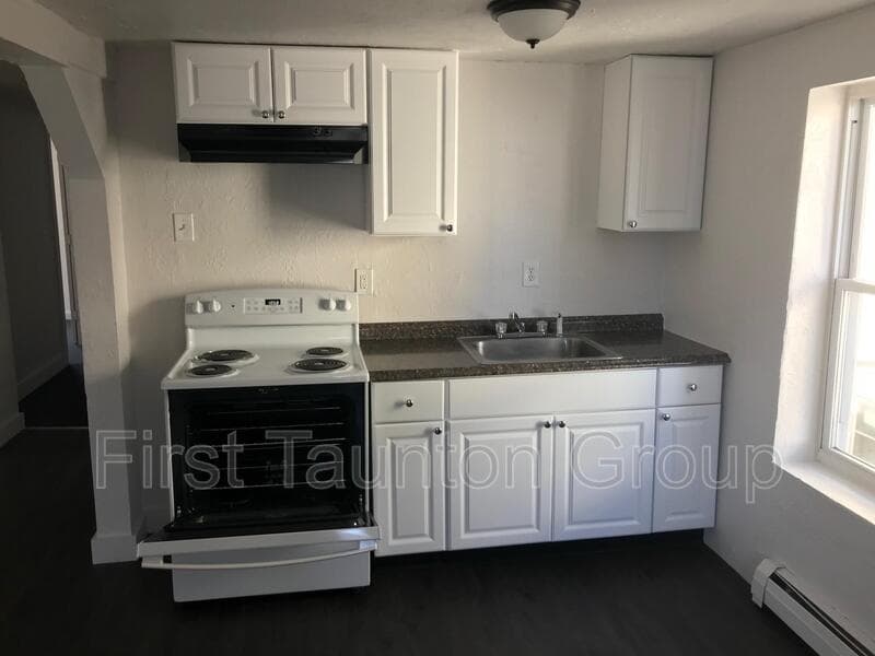 Taunton Condo: 46 Park Street Floor 2