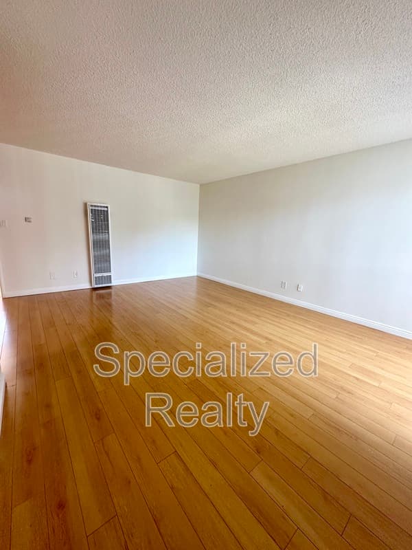 Glendale Condo: 504 Hill Drive