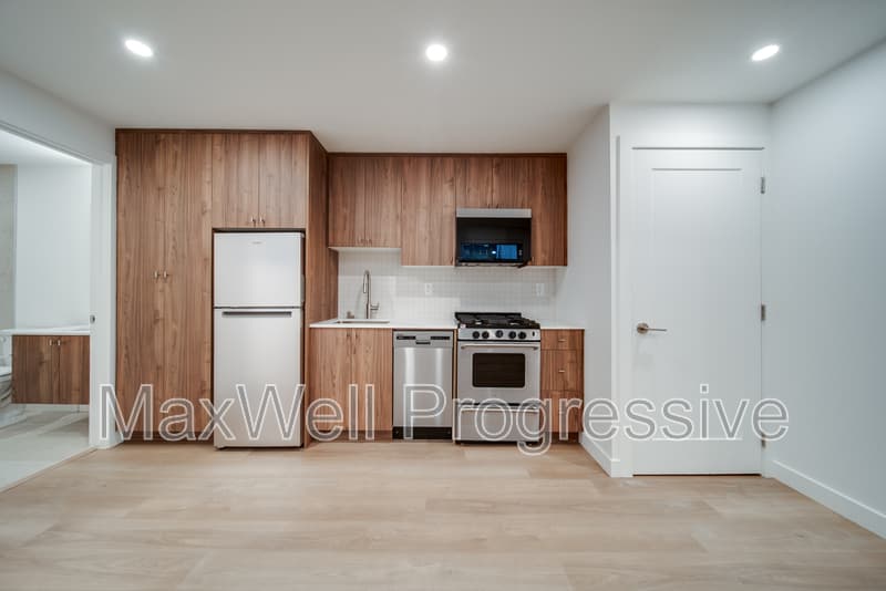 Edmonton Townhome: 11315 58 Ave NW