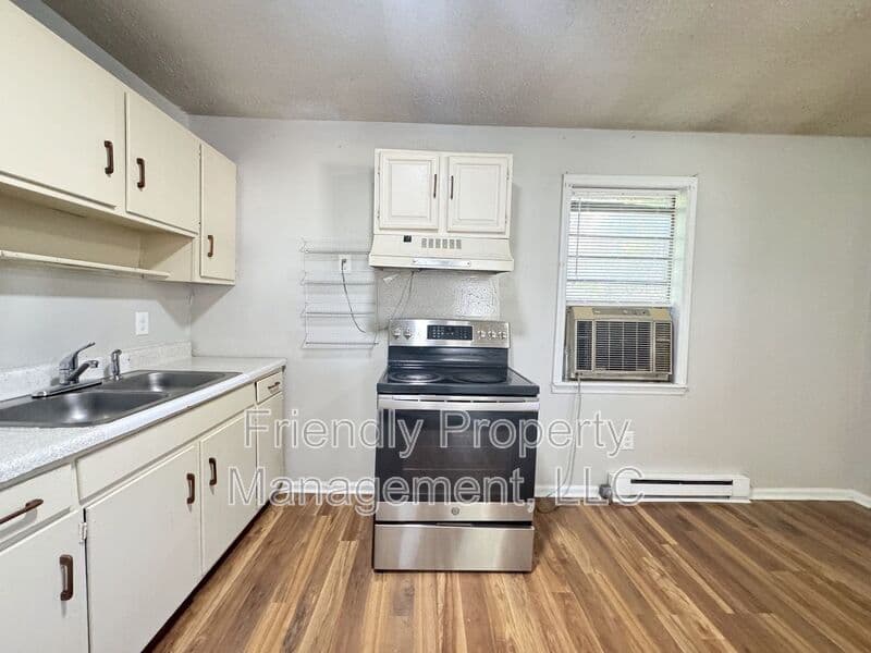 Greensboro House: 1112 Caldwell St