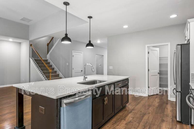Carrollton House: 122 Cedar Park Way