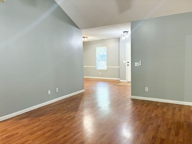 Rincon House: 105 E 9th St