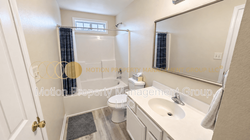 Charlotte House: 8601 Sawleaf Ct