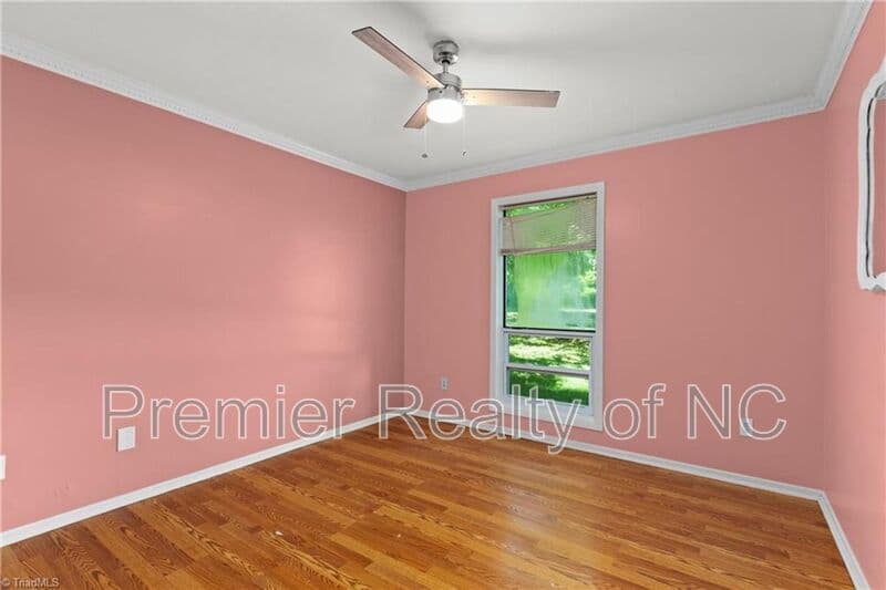 Rural Hall House: 5905 Stanleyville Dr