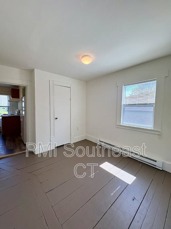 New London Condo: 7 Griswold Court