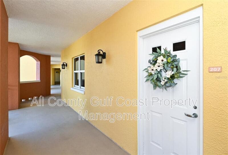 Palmetto House: 611 Riviera Dunes Way