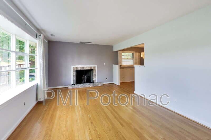 Silver Spring House: 11714 College View Drive