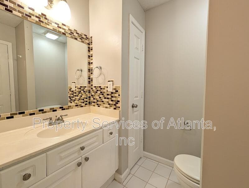 Atlanta Townhome: 2680 Pine Tree Rd NE