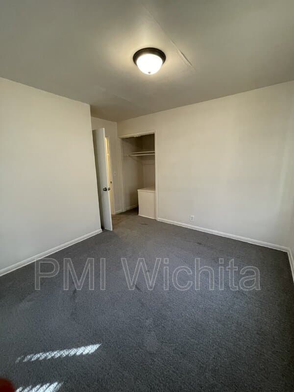 Wichita Condo: 2323 S Belmont St