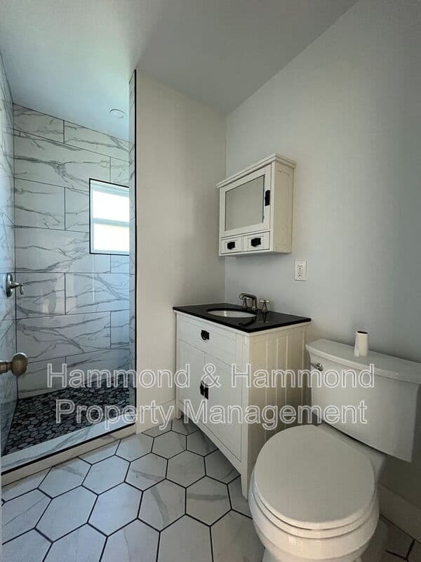 North Hollywood Condo: 11685 Chandler Blvd.