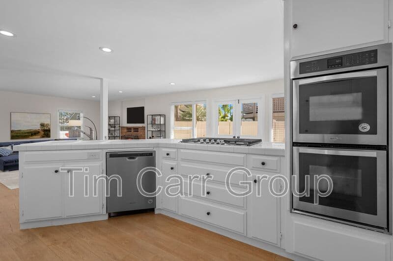 Costa Mesa Condo: 1637 Irvine Ave - H