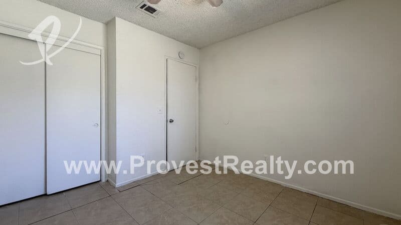 Apple Valley House: 20236 Pawhuska Rd