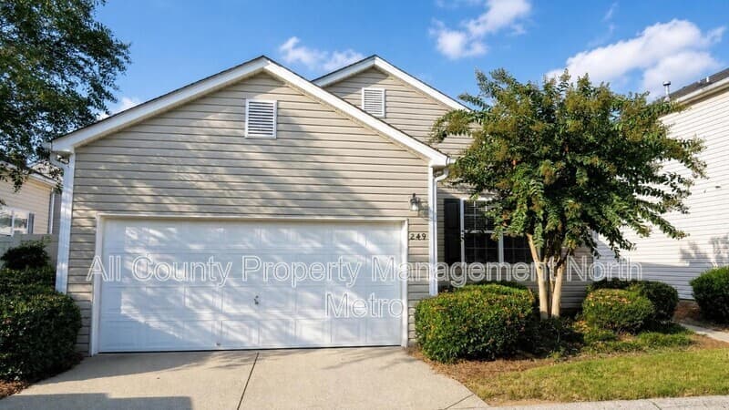 Woodstock House: 249 Hiawassee Drive