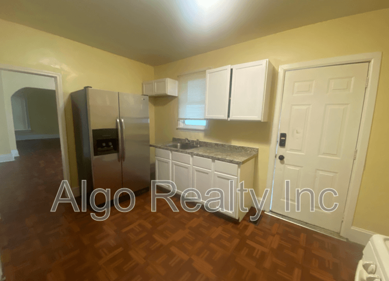 Minneapolis House: 2117 Illion Ave N