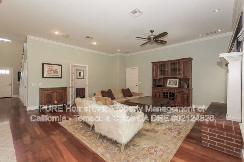 Murrieta House: 36475 Avenida La Cresta