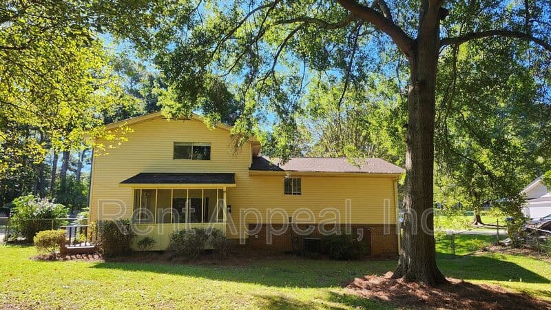 Lawrenceville House: 2023 Poplar Rdg