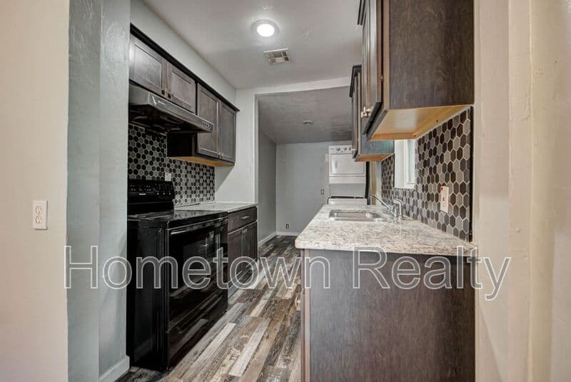 Oklahoma City House: 1801 E Madison Street