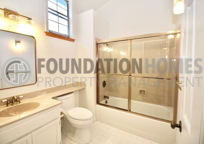 Mill Valley House: 813 Miller Ave