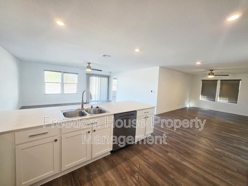 Pahrump House: 766 Makenna Rain Drive