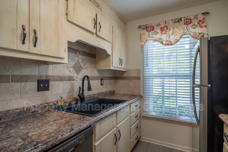 Huntsville Townhome: 8151 Oldfield Rd SW