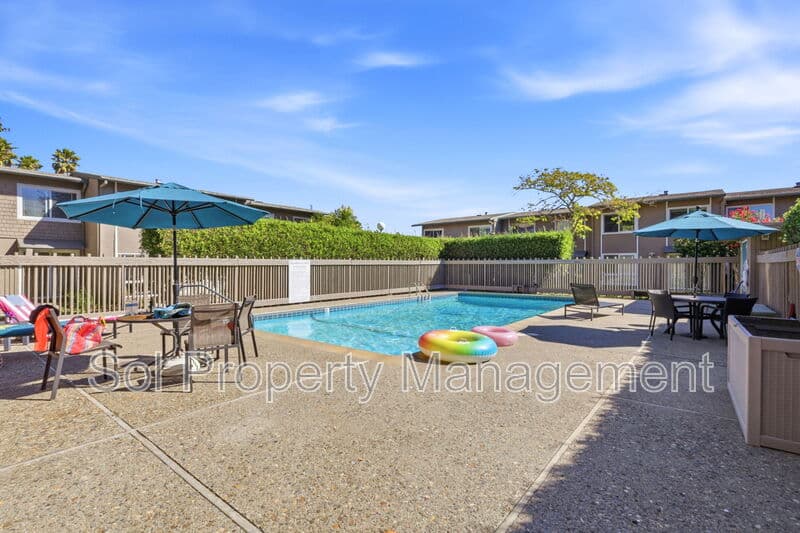 Santa Cruz Condo: 180 Dakota Avenue