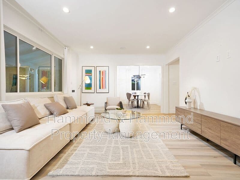 Sherman Oaks House: 15440 Varden St.