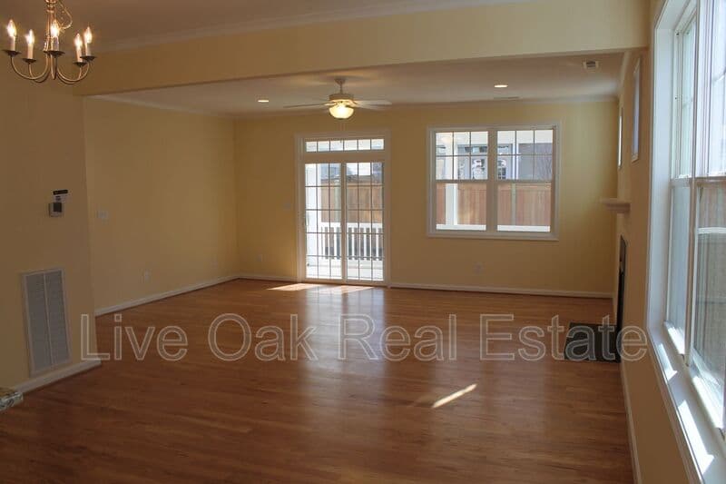 Virginia Beach House: 418 25th Street